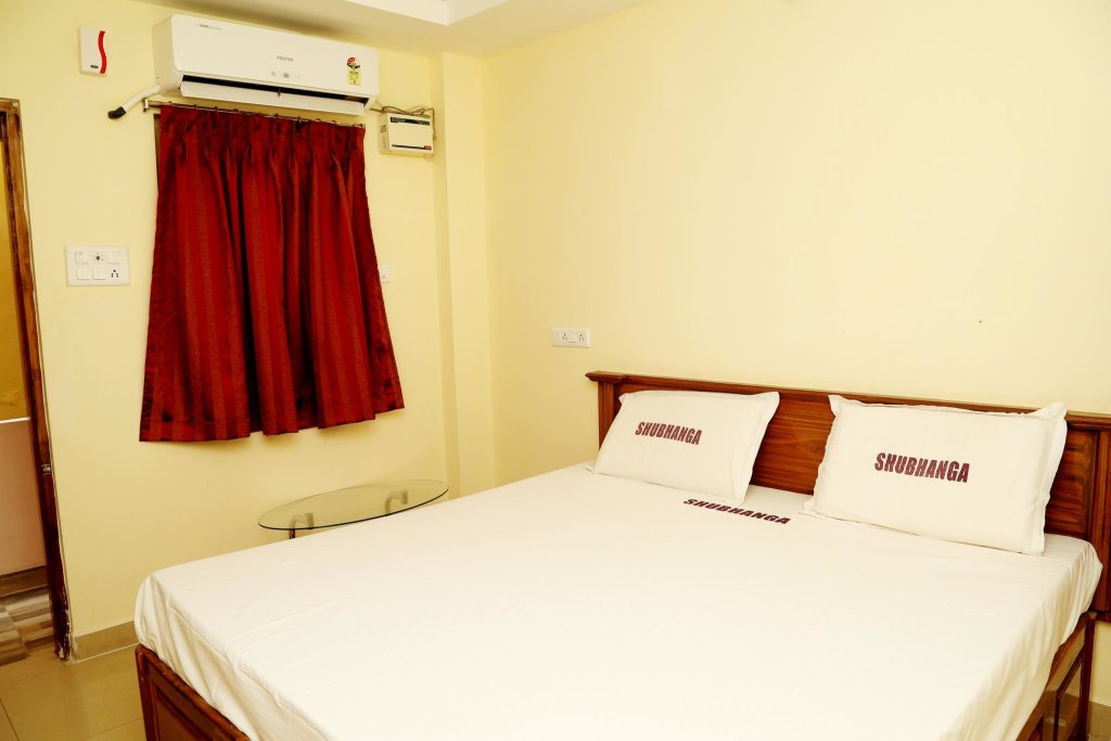 Номер Standard Hotel Shubhanga Residency