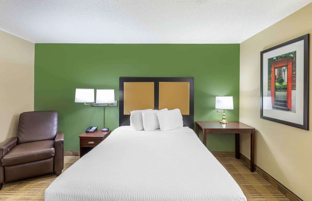 Double Suite Extended Stay America Suites - Milwaukee - Wauwatosa