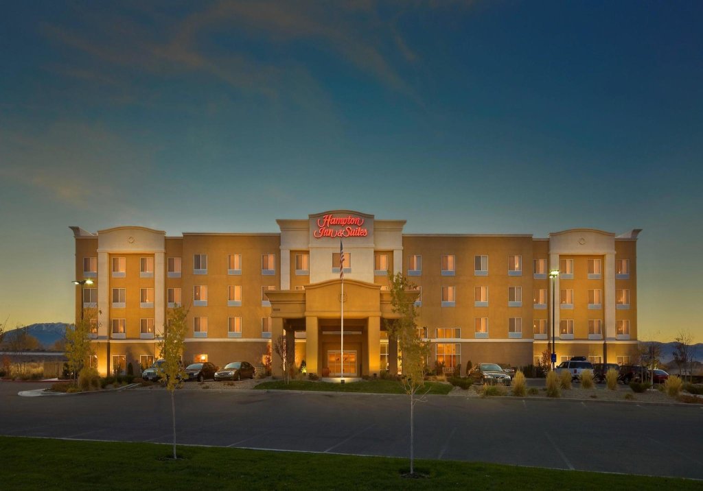 Standard room Hampton Inn & Suites Reno