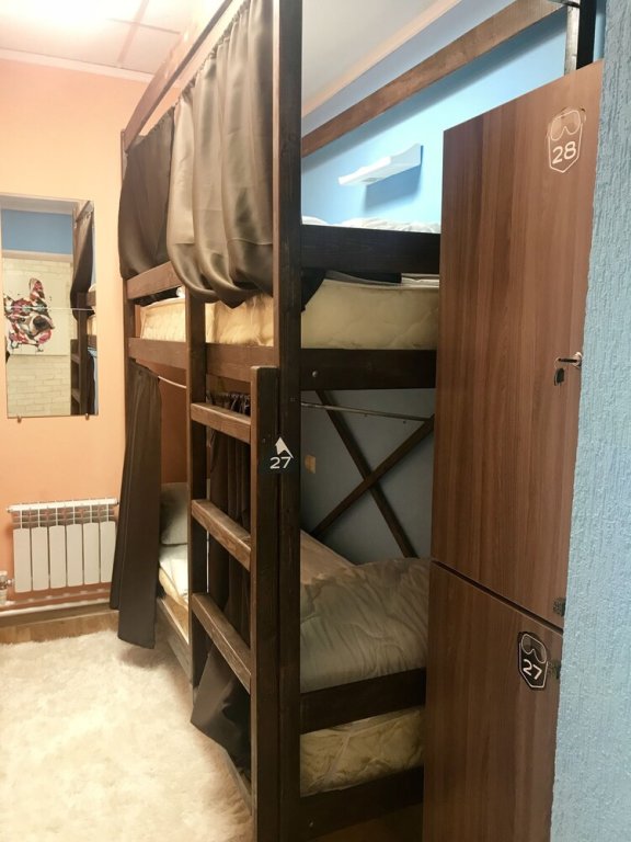 Кровать в общем номере Твой Хостел