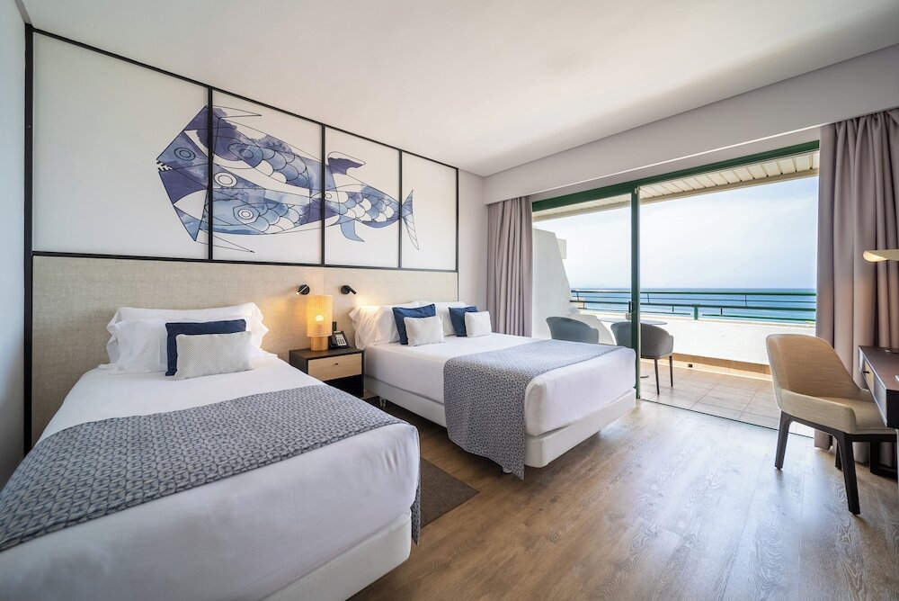 Трёхместный номер Standard с балконом и с видом на океан Dreams Lanzarote Playa Dorada Resort & Spa