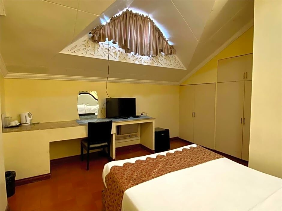 Standard room White Knight Hotel Intramuros