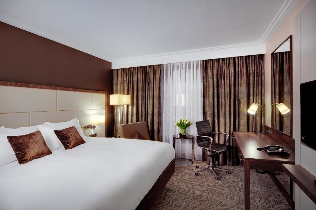 Двухместный номер Deluxe DoubleTree by Hilton Hotel & Conference Centre Warsaw