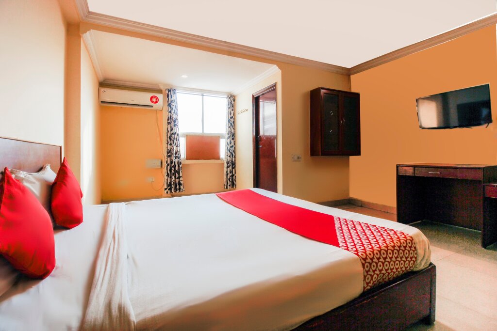 Номер Economy OYO 15140 Hotel Priya Residency