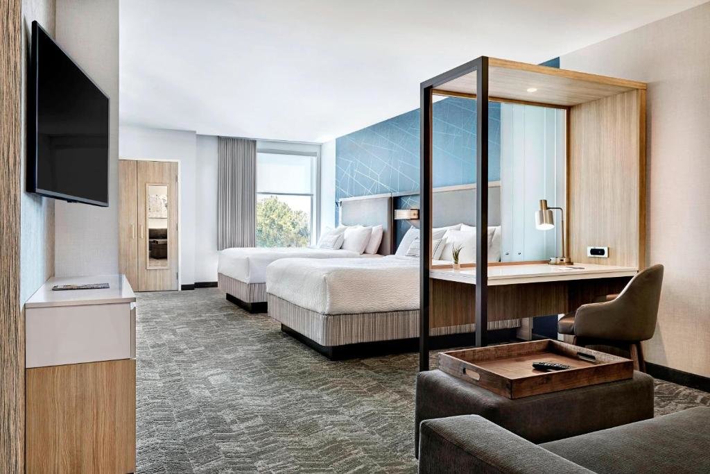 Четырёхместный люкс SpringHill Suites by Marriott Cleveland Independence