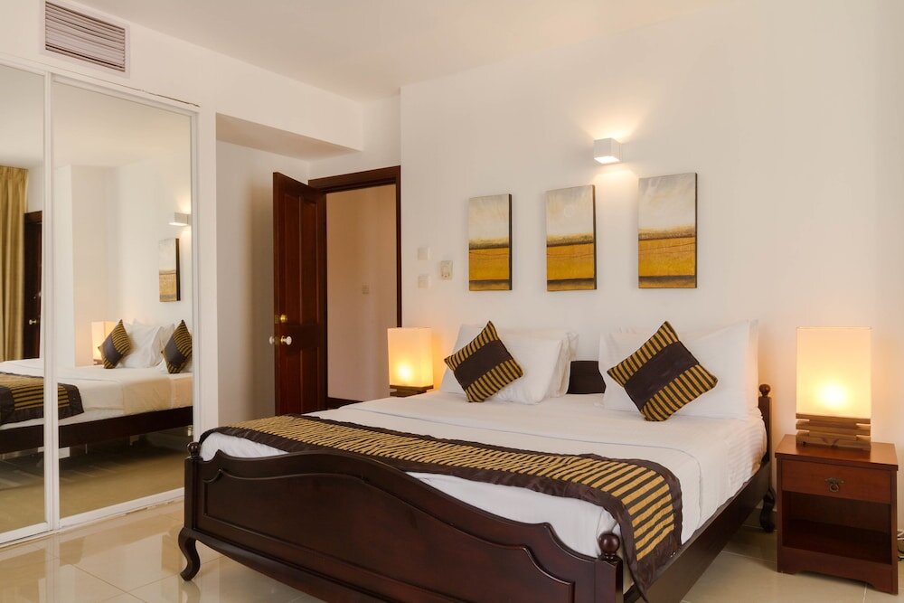 Апартаменты Luxury с 2 комнатами с балконом и с видом на море Colombo Residencies