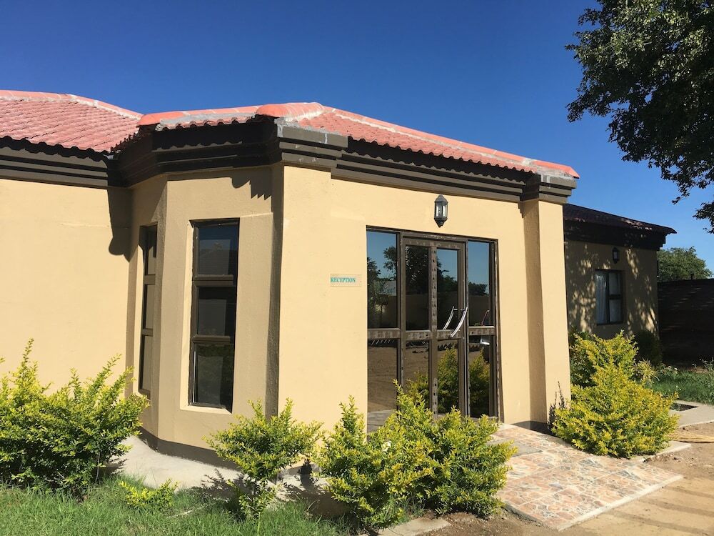 Travel Link Guest House 3* Kazungula, Botswana. Book hotel Travel Link ...