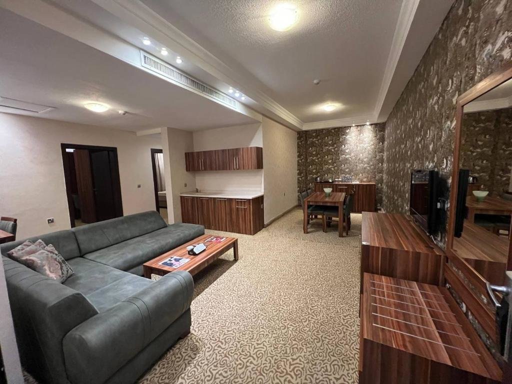 Семейный люкс Jouhayna Hotel&Suite
