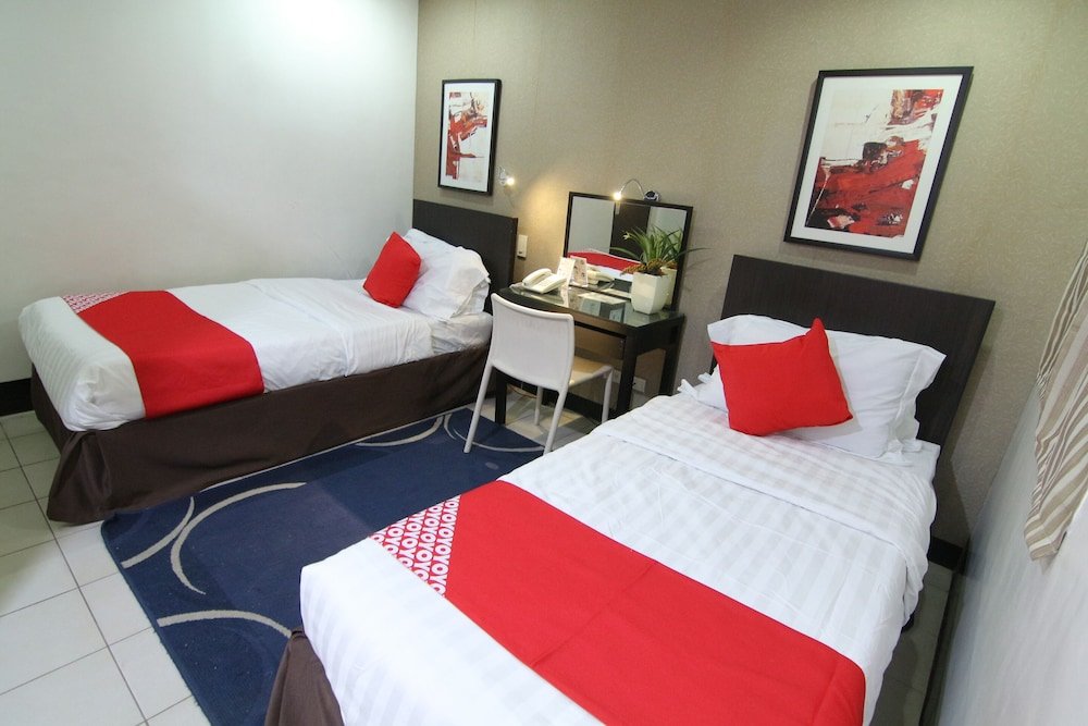 Standard Double room with balcony OYO 107 Orange Nest Hotel