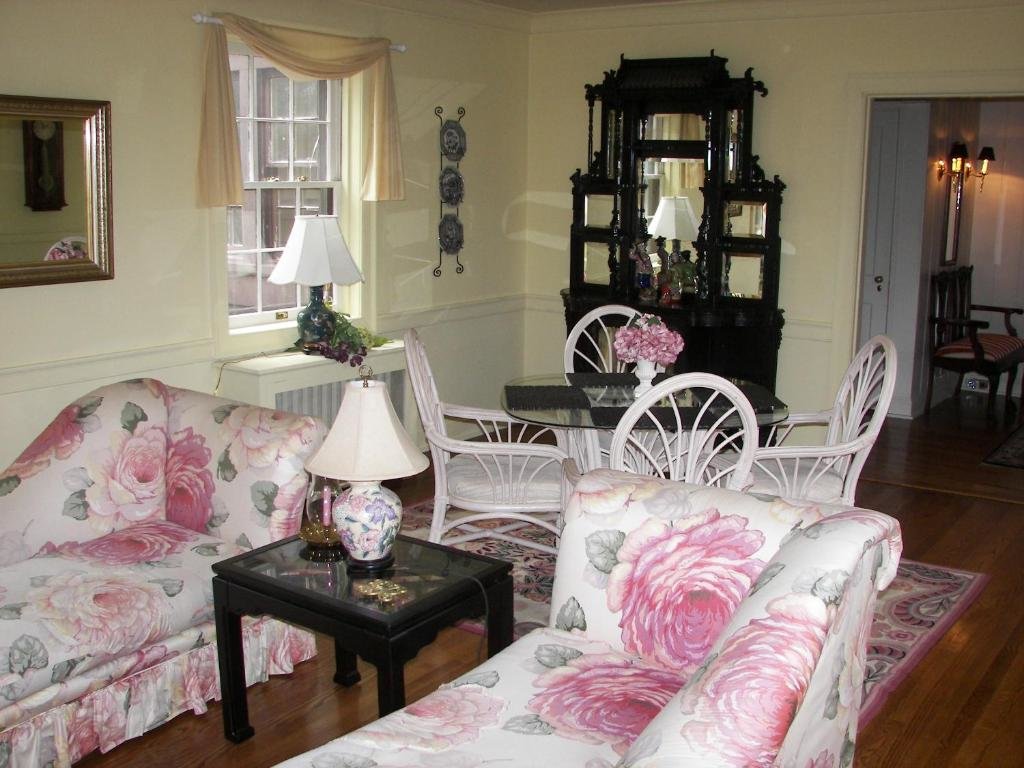 Коттедж с 5 комнатами Longacre of Appomattox