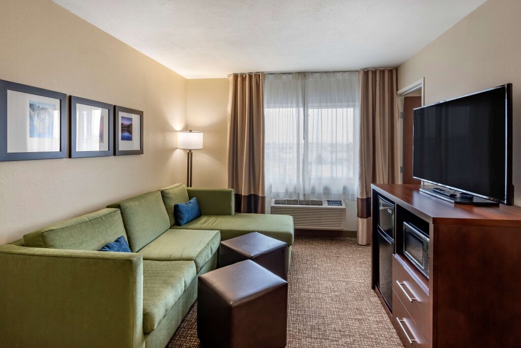 Двухместный люкс Business Comfort Inn & Suites Pueblo