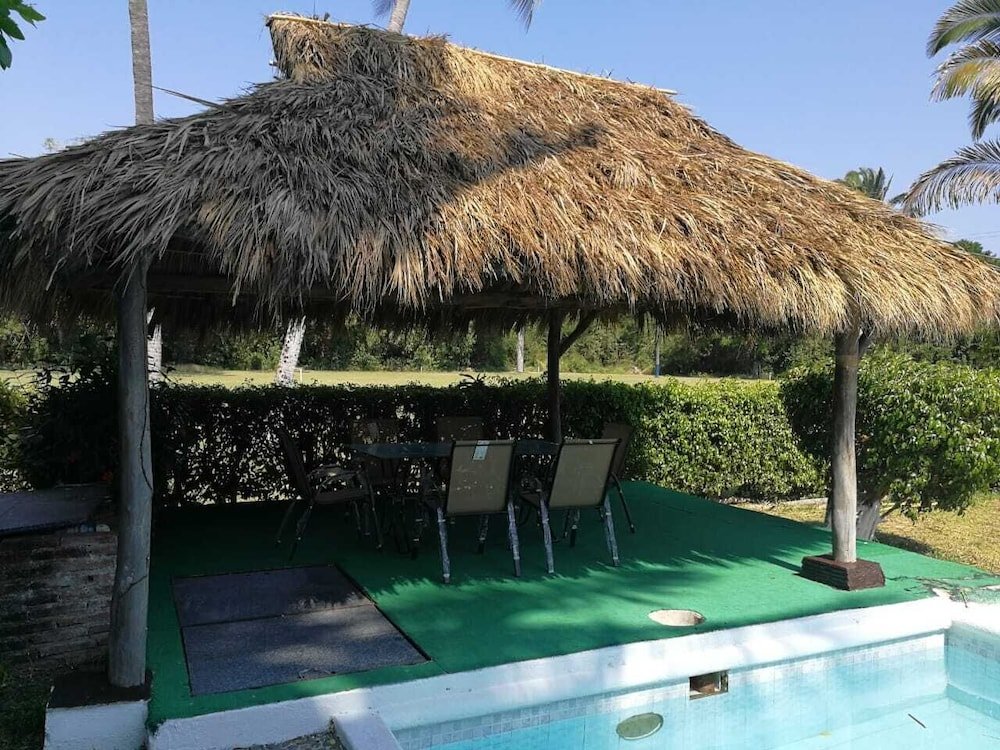 Cabaña House in Manzanillo With Private Pool