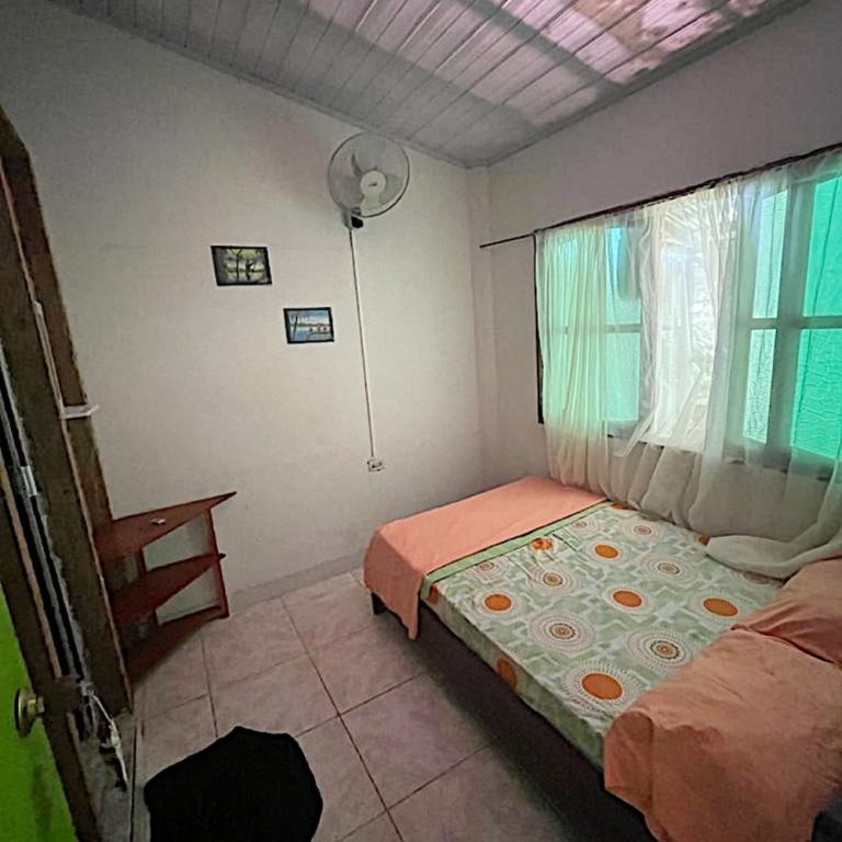 Кровать в общем номере Refugio Turistico Maiku
