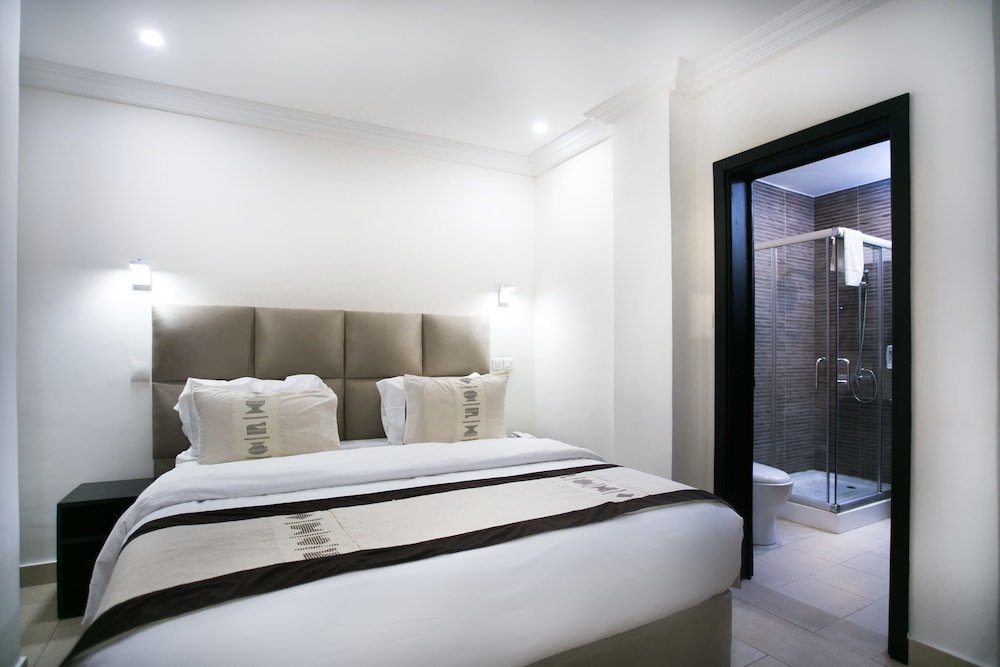 Люкс Premium с 2 комнатами с балконом Home Residence Hotel