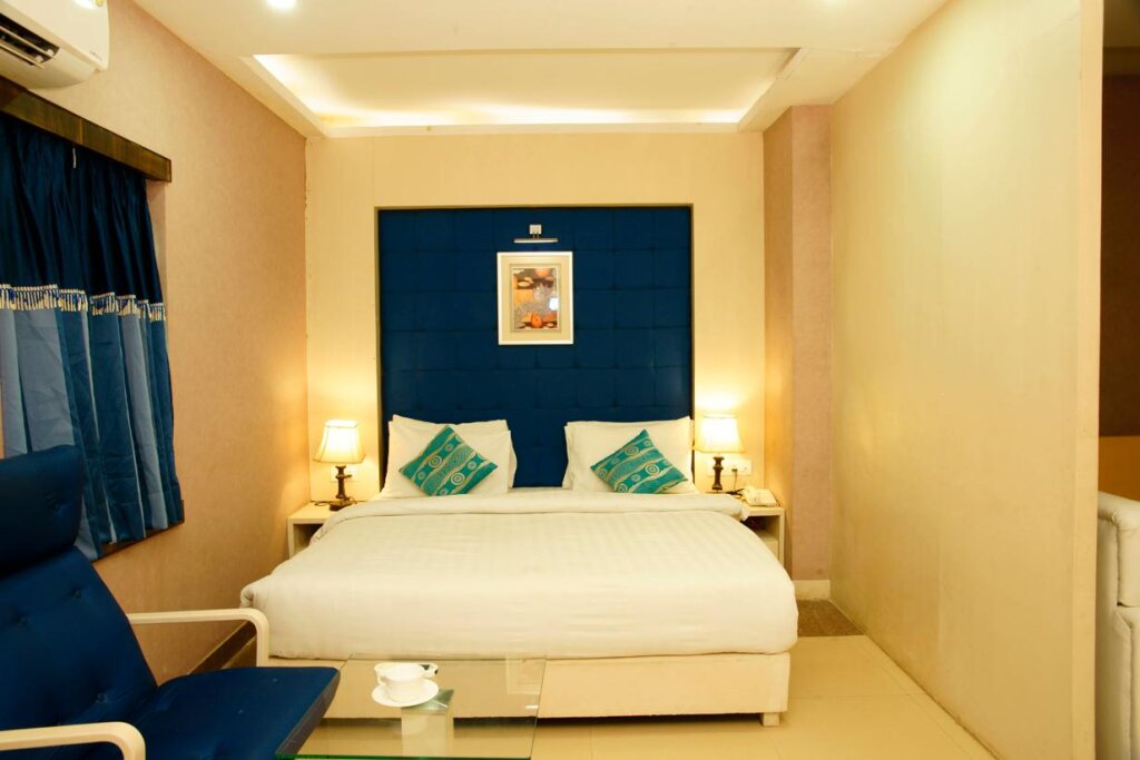 Deluxe room Gargee Gautam Vihar Resort