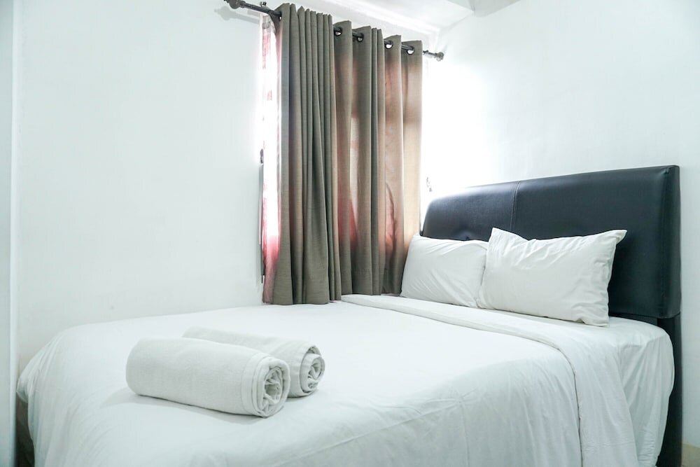 Camera Standard Stunning 2BR Apartment at Green Pramuka City Cempaka Putih