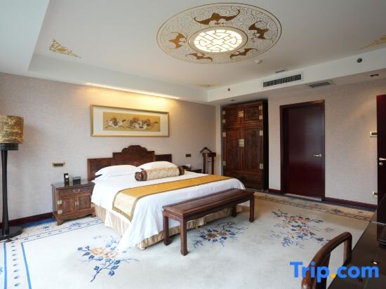 Люкс Deluxe Chengde Imperial Palace Hotel