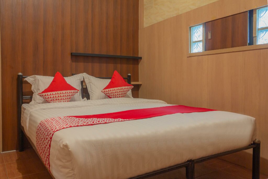 Standard Double room OYO 789 Pelangi Guest House