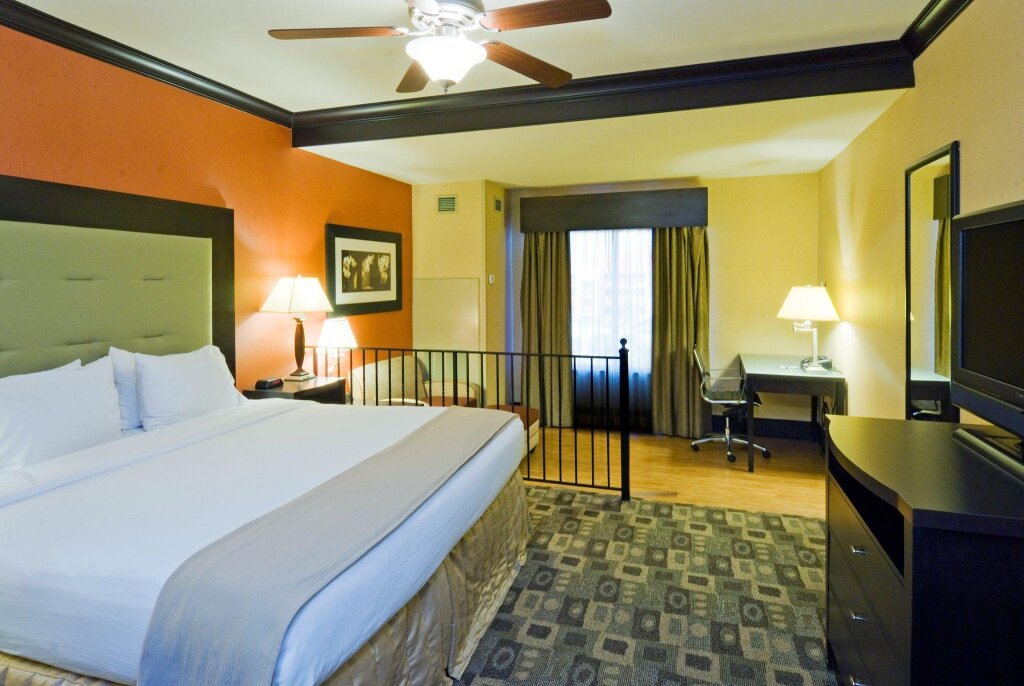 Номер Standard Holiday Inn Express & Suites Columbia-Fort Jackson, an IHG Hotel