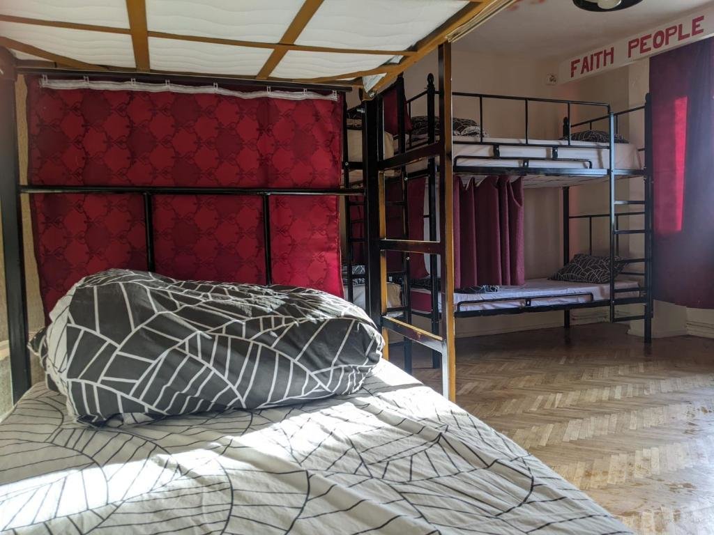 Bett im Wohnheim Re-Born Hostel