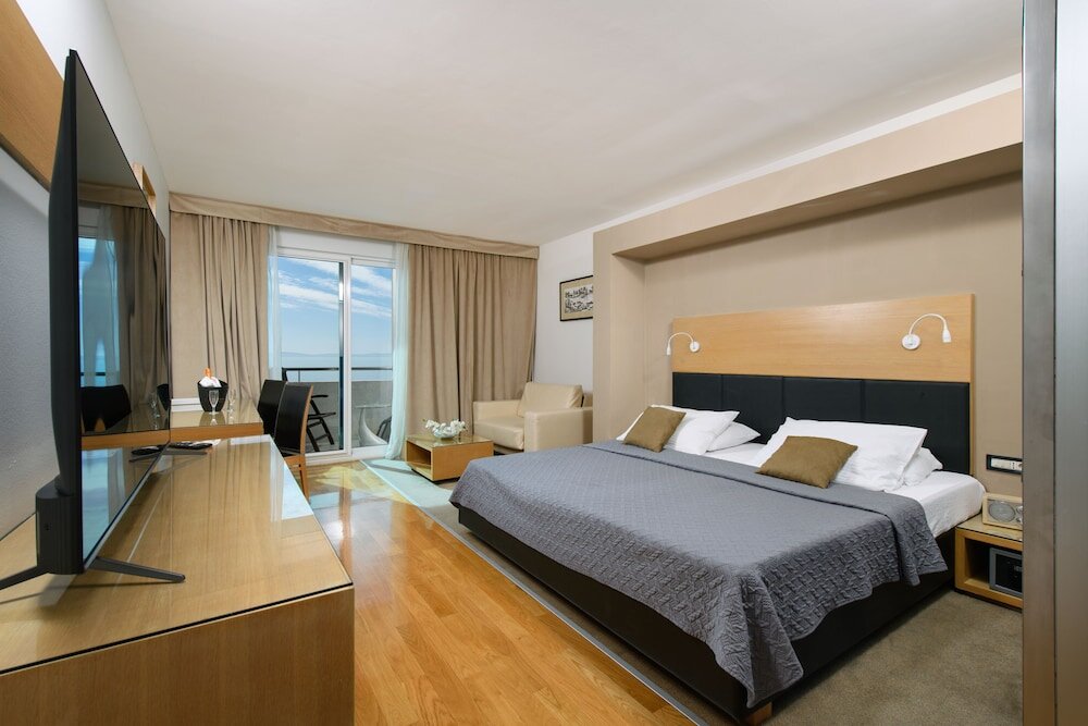 Deluxe triple chambre avec balcon et Vue mer Hotel San Antonio