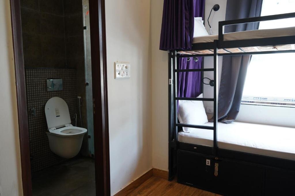 Кровать в общем номере (женский номер) Joey's Hostel Rishikesh