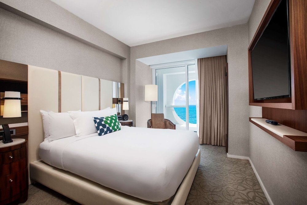 Люкс c 1 комнатой с красивым видом из окна Conrad Fort Lauderdale Beach