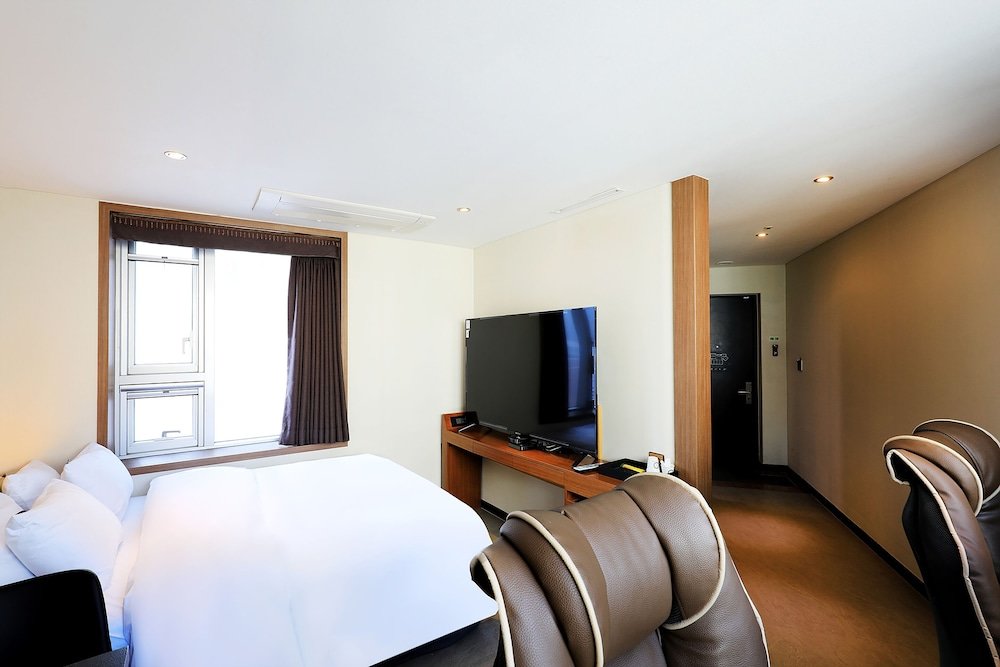 Premium room CS Avenue Hotel