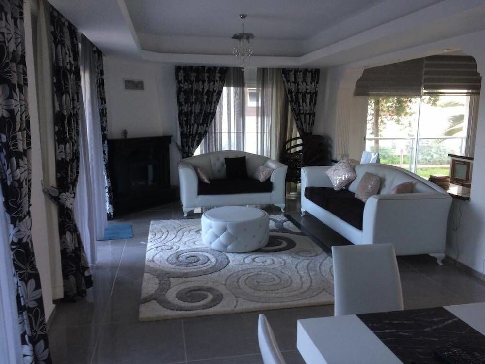 Suite Pasham Beach Villa & Residence
