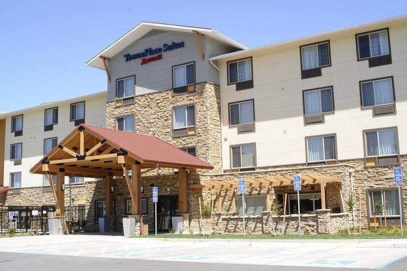 Standard Zimmer TownePlace Suites Redding