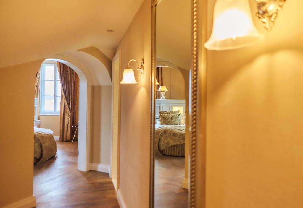 Suite Falkensteiner Schlosshotel Velden - The Leading Hotels of the World