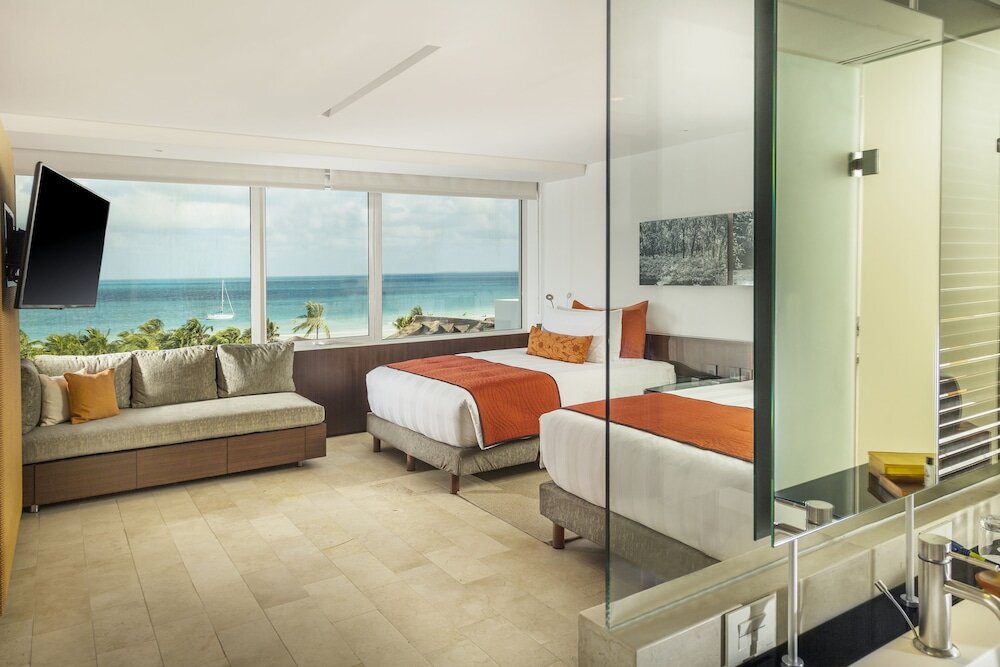 Четырёхместный люкс клубный с видом на океан InterContinental Presidente Cancun Resort