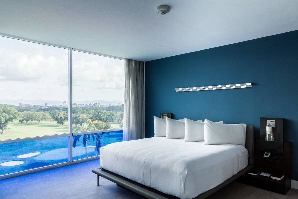 Doppel Suite 1 Schlafzimmer mit Balkon und mit Blick auf den Golf Marriott Maracay Golf Resort