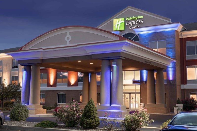 Double Suite Holiday Inn Express Hotel & Suites Vestal, an IHG Hotel