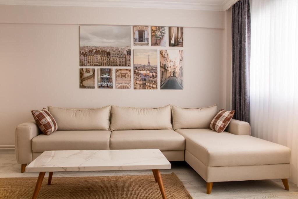 Apartment 3 Zimmer Gorgeous Flat With Balcony in Izmir Konak