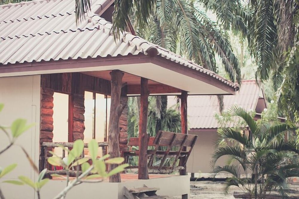 Bungalow Palm Garden Resort