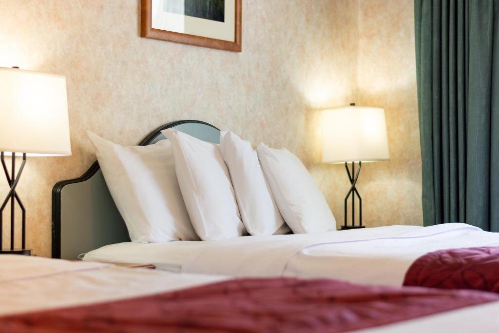 1 Bedroom Standard Quadruple room Swiss Alps Inn
