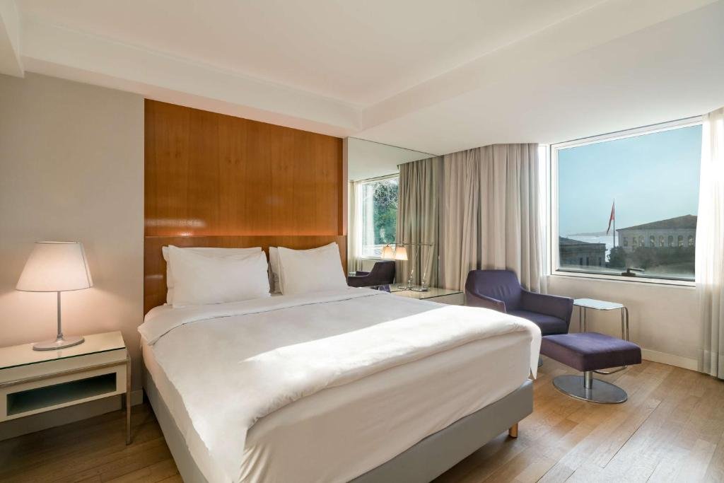 Premium Doppel Zimmer mit eingeschränktem Meerblick Radisson Blu Bosphorus Hotel
