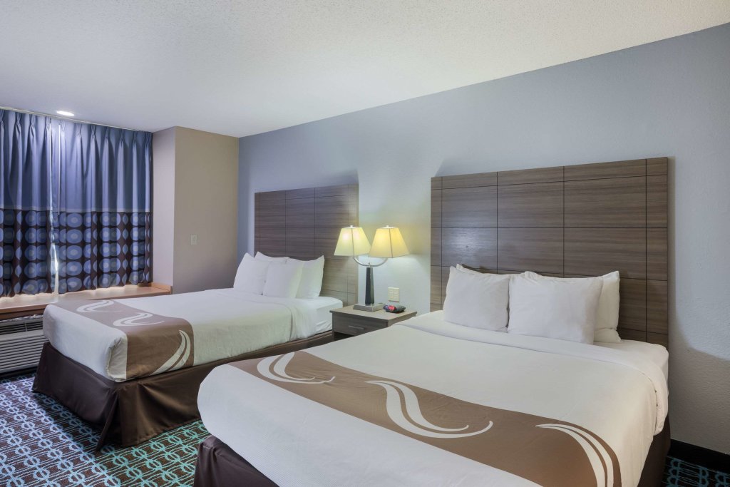Camera quadrupla Standard Quality Inn & Suites Blue Springs - Kansas City