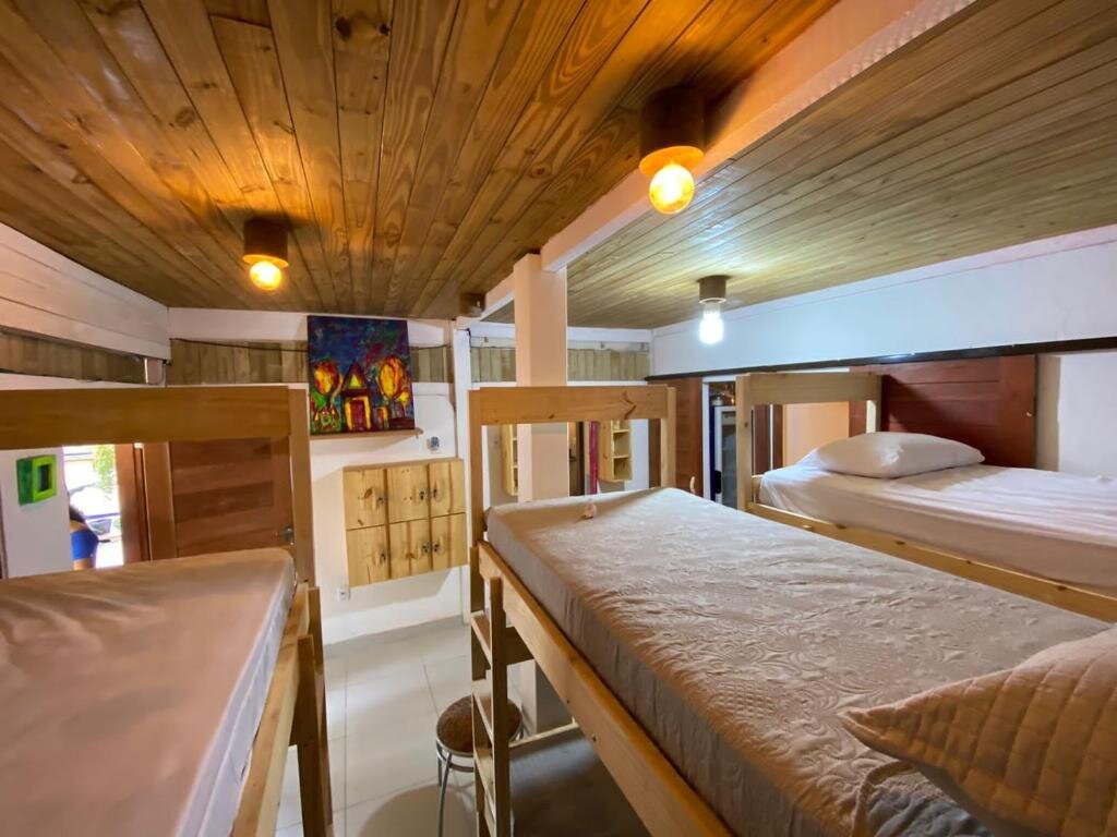 Кровать в общем номере (женский номер) Zicatela Beach Hostel
