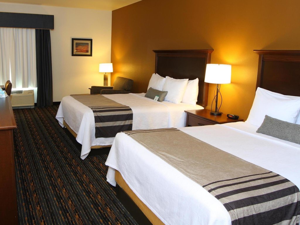 Кровать в общем номере Best Western PLUS Casper Inn & Suites