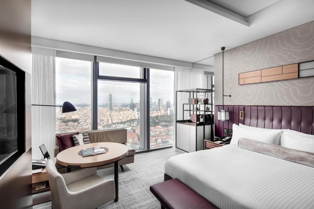 Номер Fairmont Skyline Fairmont Quasar Istanbul Hotel