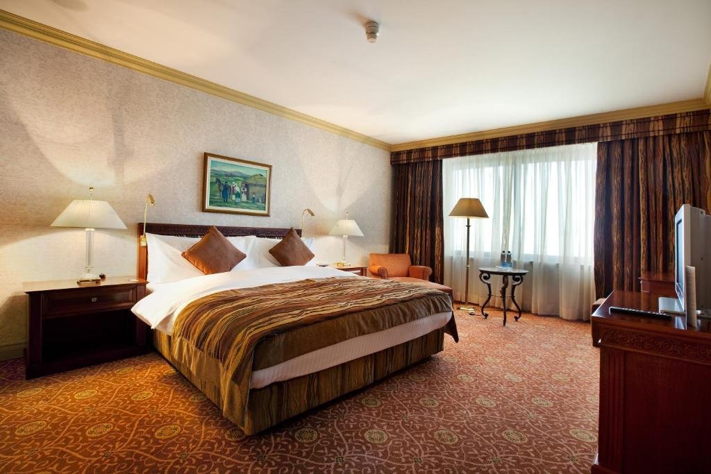 Двухместный люкс Grand Отель InterContinental Almaty