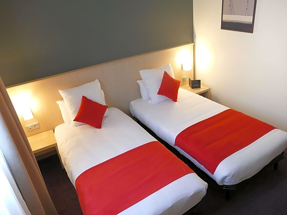 Двухместный номер Standard Sure Hotel by Best Western Nantes Beaujoire