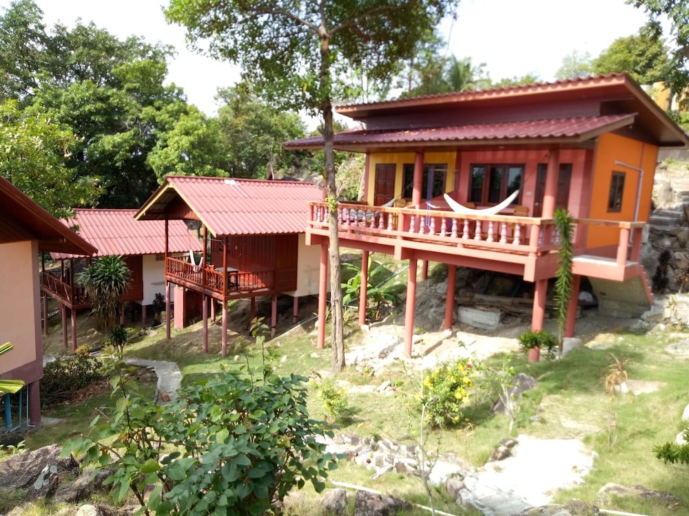 Бунгало Standard с балконом и с видом на сад J.B.Hut Bungalows