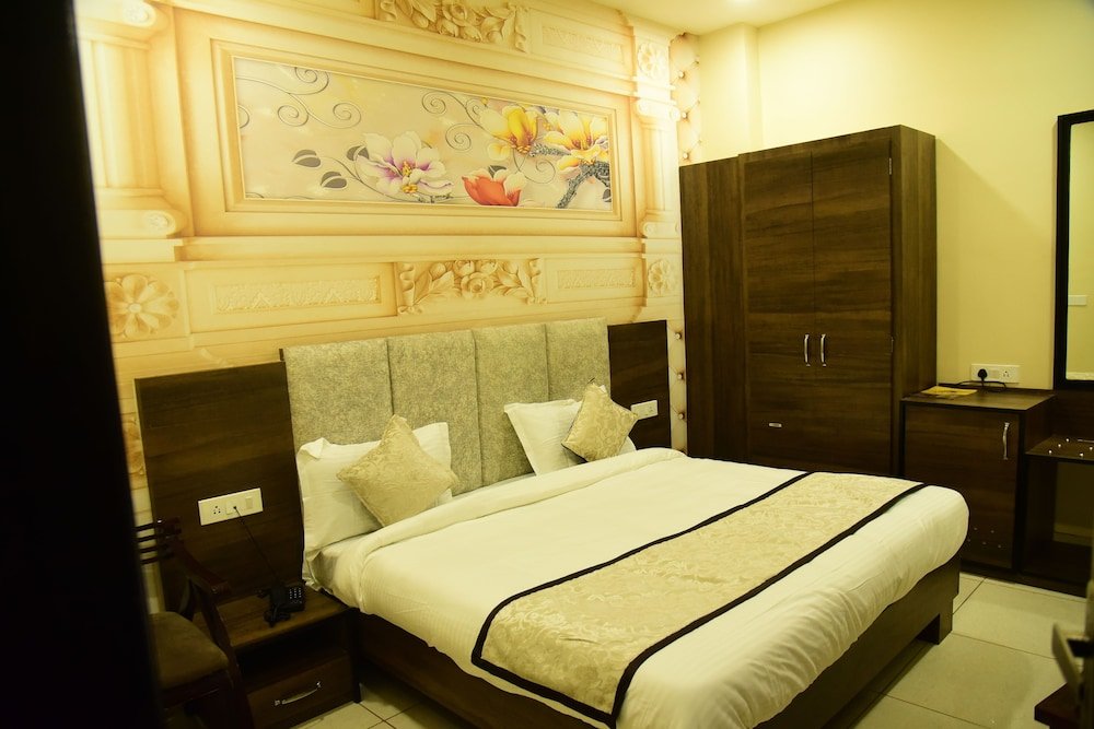 Двухместный номер Deluxe Hotel Karan Residency Amritsar - Golden Temple