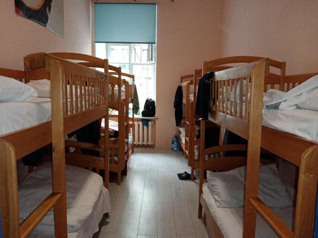 Кровать в общем номере (мужской номер) Хостел Dja