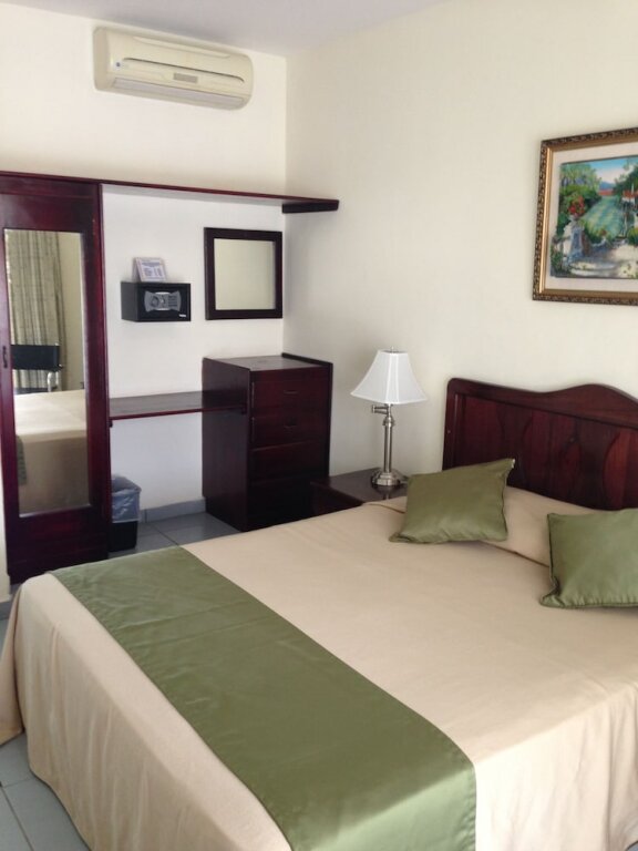 Standard Single room with balcony Hotel Costa Azul County Beach