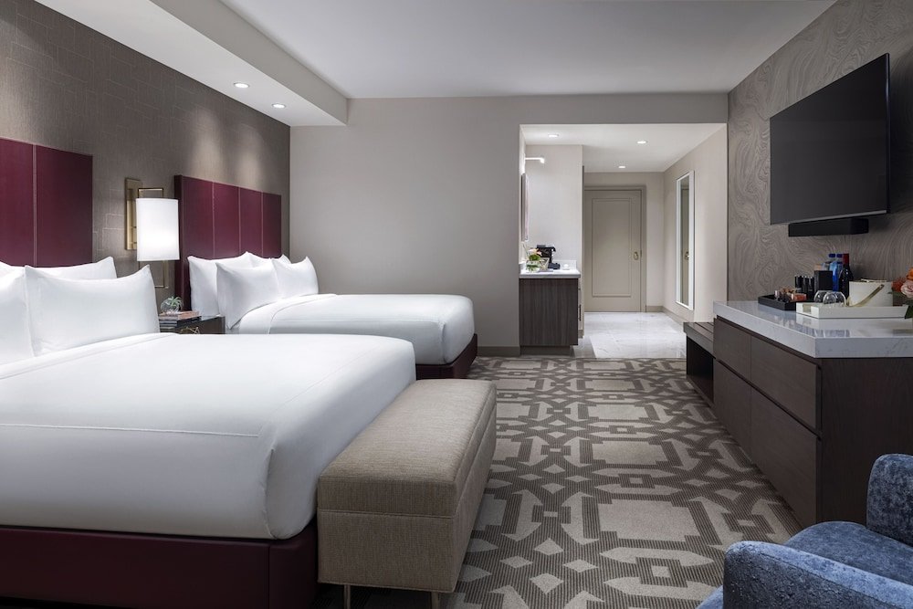 Четырёхместный номер Standard с видом на город Crockfords Las Vegas, LXR Hotels & Resorts at Resorts World