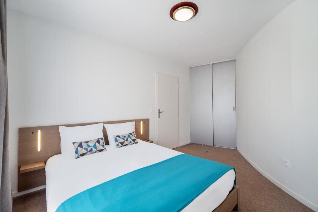 Апартаменты с 2 комнатами Appart'City Confort Niort Centre